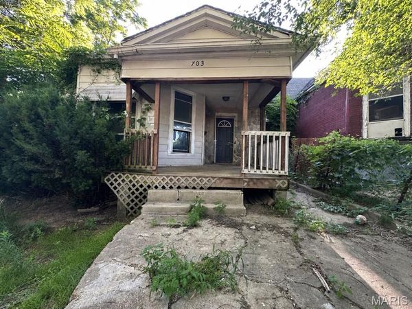 703 Walnut Street , Hannibal, MO 63401