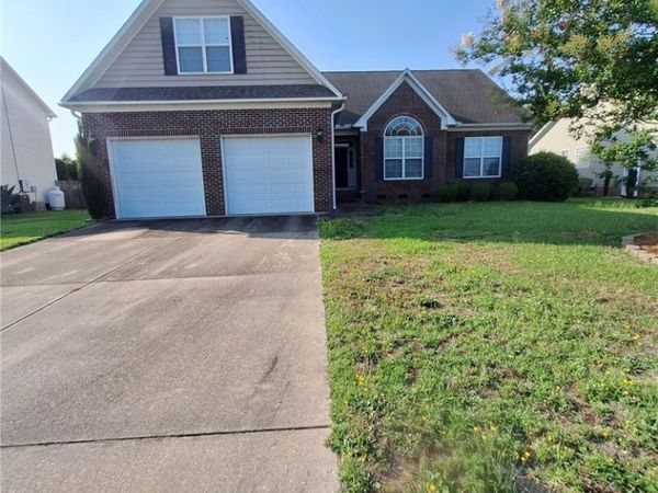5817 Lady Way , Hope Mills, NC 28348