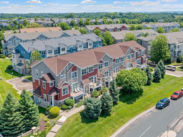 1862 Colonial Lane , Unit 3, Chanhassen, MN 55317