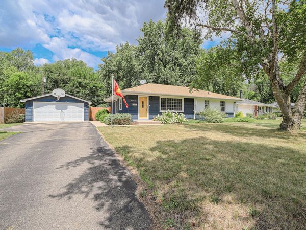 4600 Nord Drive, Bloomington, MN 55437