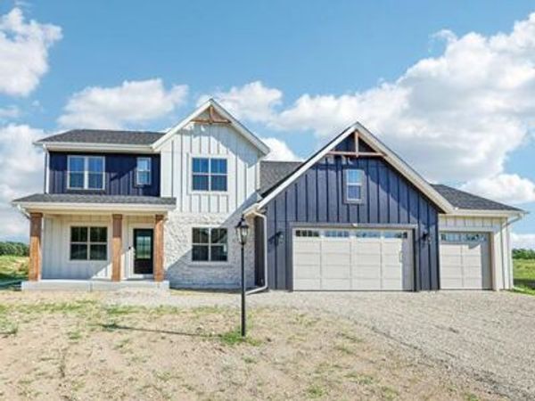 407 Ingleside Ct, Unit Lt43, Dousman, WI 53066
