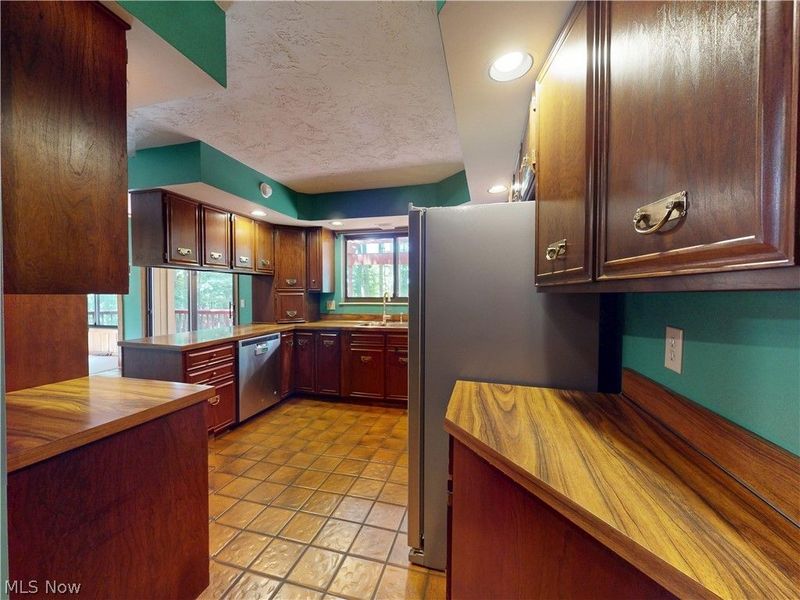 8495 Painesville Warren Road, Concord Township, OH 44077 Photo 10