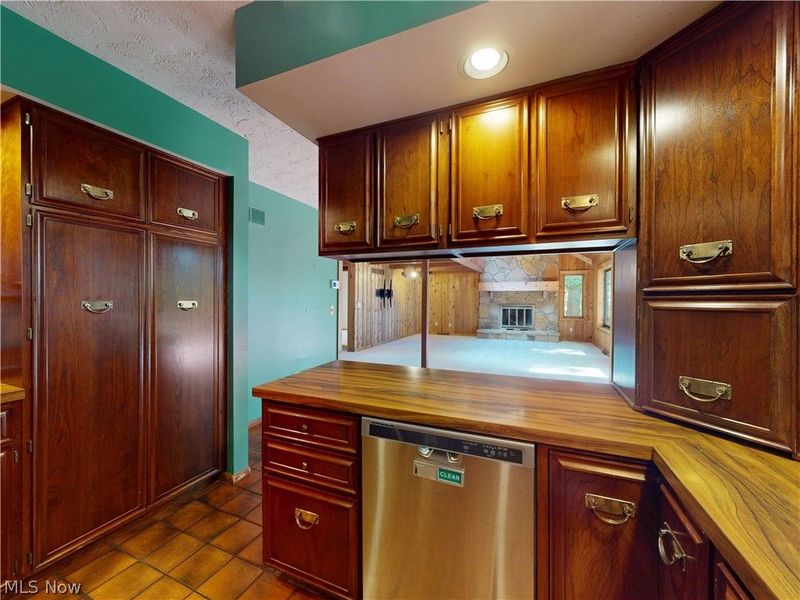 8495 Painesville Warren Road, Concord Township, OH 44077 Photo 11