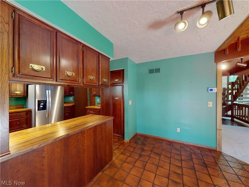 8495 Painesville Warren Road, Concord Township, OH 44077 Photo 12
