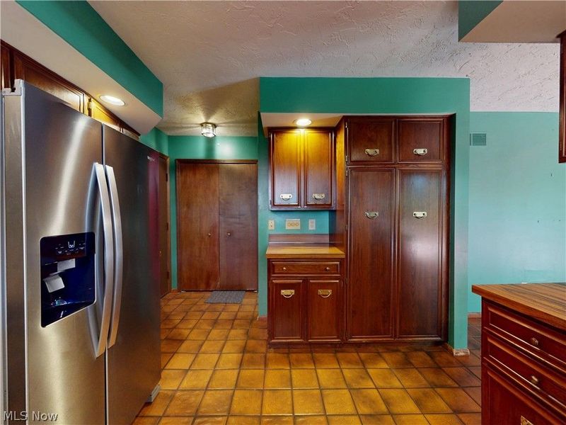 8495 Painesville Warren Road, Concord Township, OH 44077 Photo 9