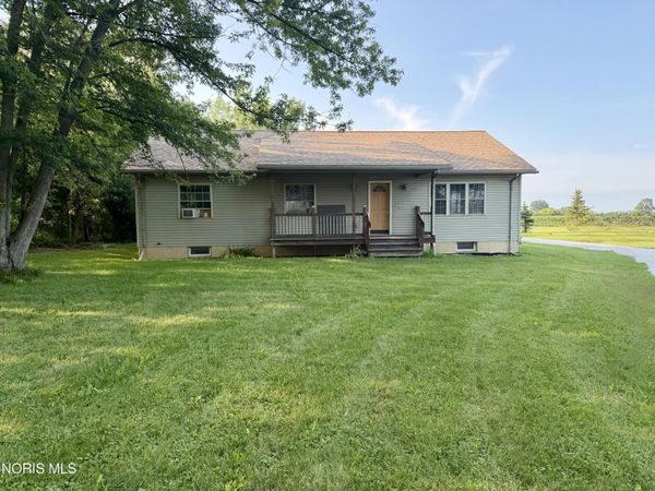 6875 Corduroy Road, Oregon, OH 43616