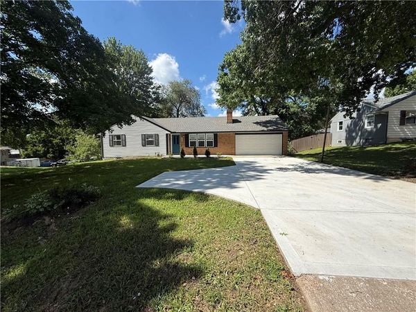 7332 Parallel Parkway, Kansas City, KS 66112