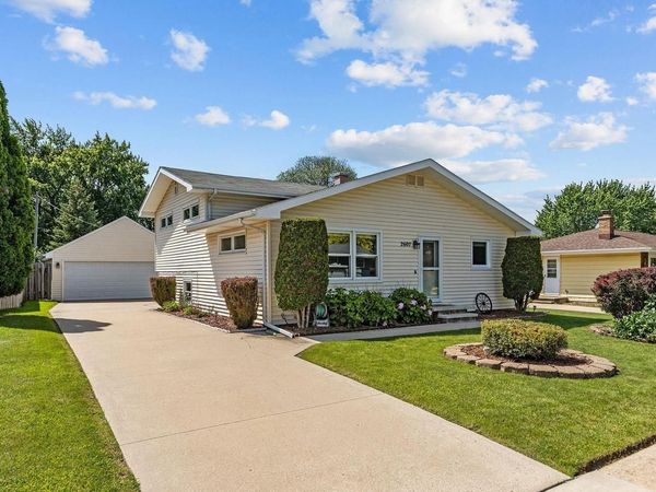 2607 S FOUNTAIN AVENUE, Appleton, WI 54914