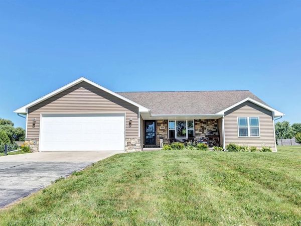 988 CREEK COURT, Little Suamico, WI 54141