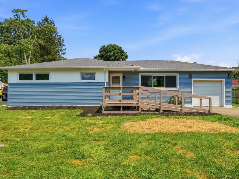 878 Oberlin Drive, Heath, OH 43056 Photo 1