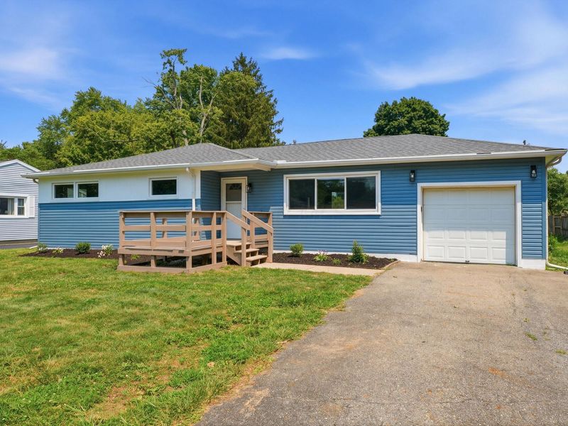 878 Oberlin Drive, Heath, OH 43056 Photo 2
