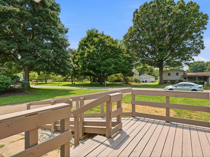 878 Oberlin Drive, Heath, OH 43056 Photo 4