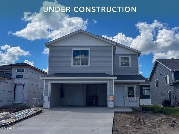 1887 41ST Avenue S, Grand Forks, ND 58201