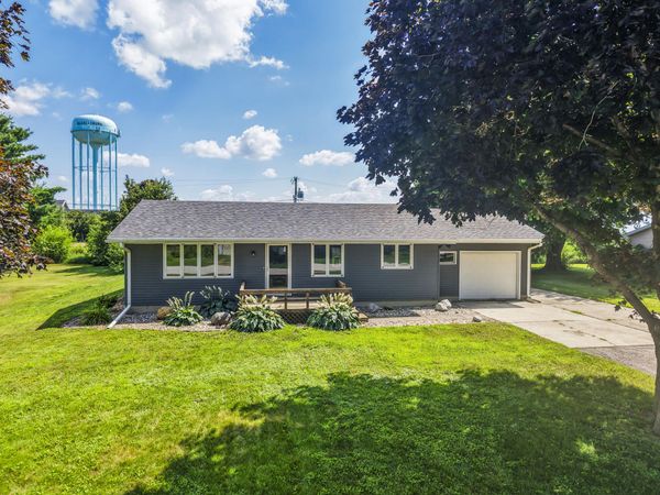 720 Latrobe Avenue, McCallsburg, IA 50154