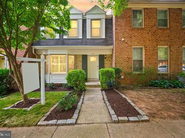 5752 CROWNLEIGH COURT, BURKE, VA 22015
