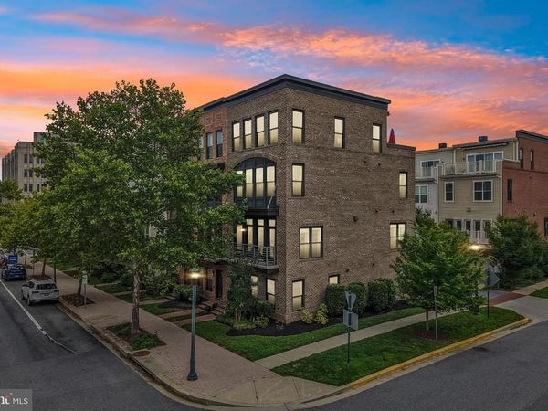 918 KING FARM BOULEVARD , ROCKVILLE, MD 20850