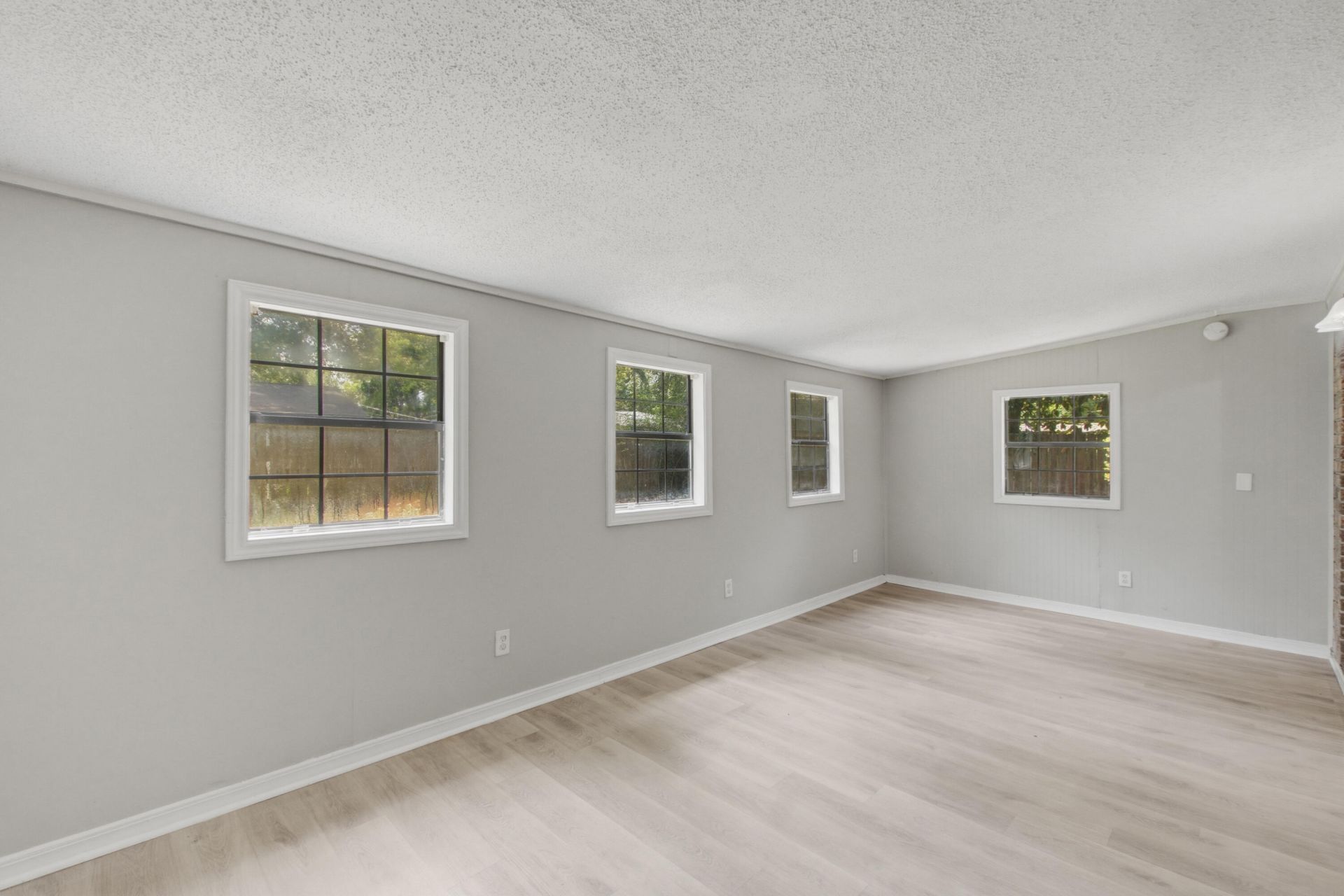2621 Myrtis Lane Photo 18
