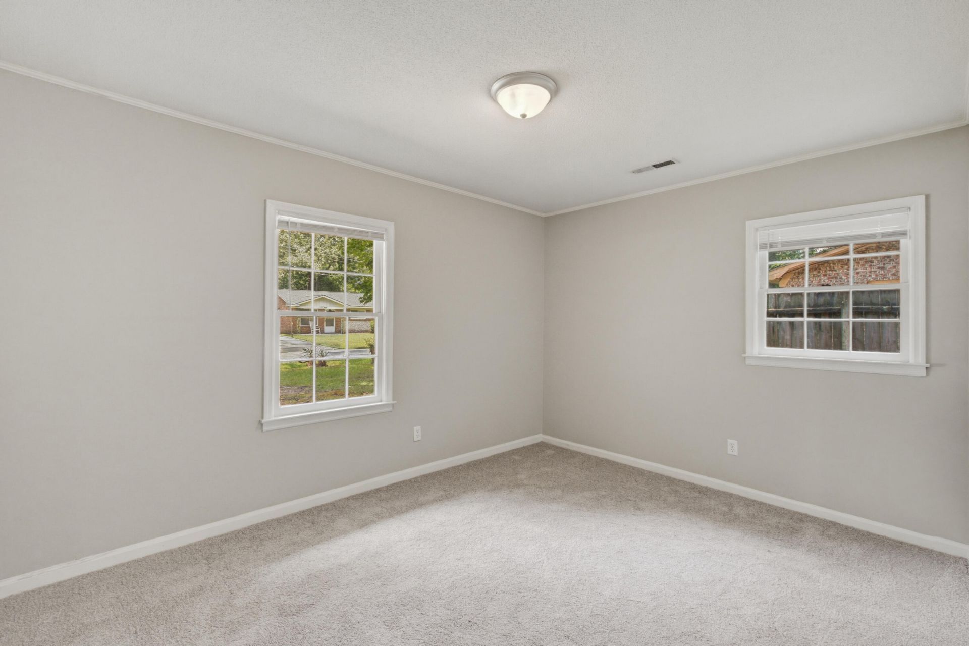 2621 Myrtis Lane Photo 28
