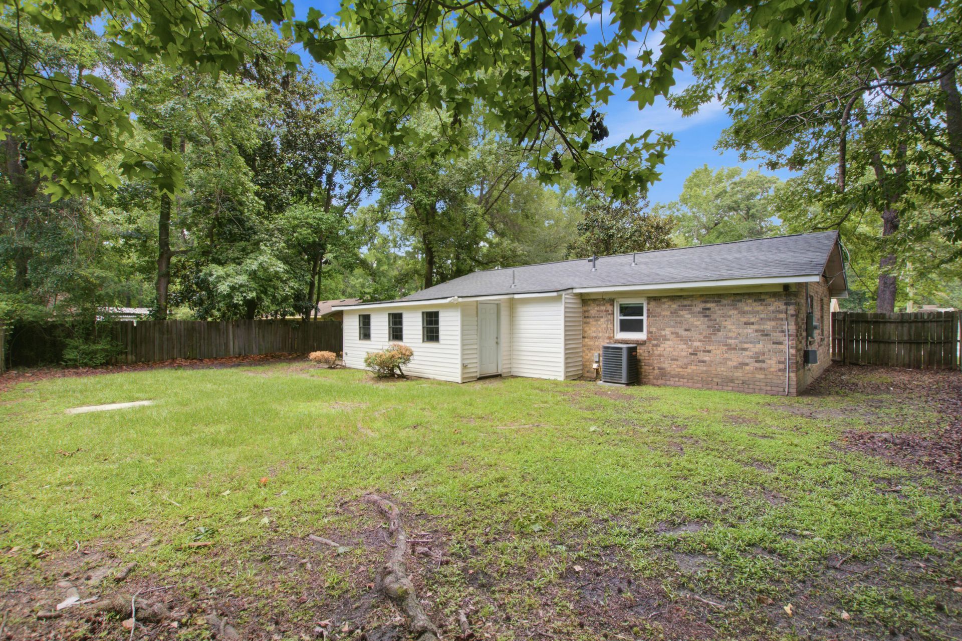 2621 Myrtis Lane Photo 36