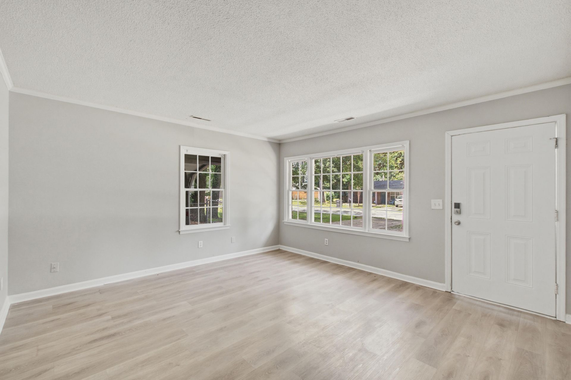 2621 Myrtis Lane Photo 4