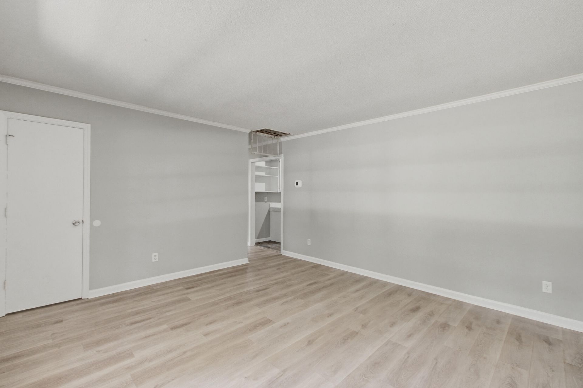 2621 Myrtis Lane Photo 5