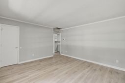 2621 Myrtis Lane photo 4