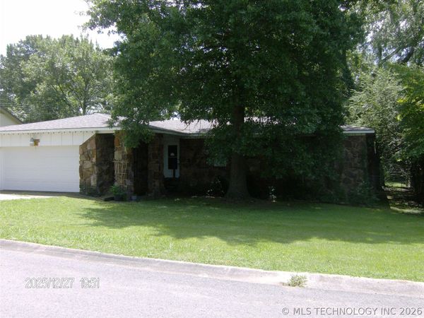 606 Jeffery Street , Tahlequah, OK 74464