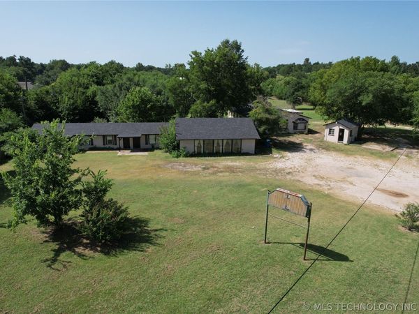 1215 Harrison Street , Pawnee, OK 74058