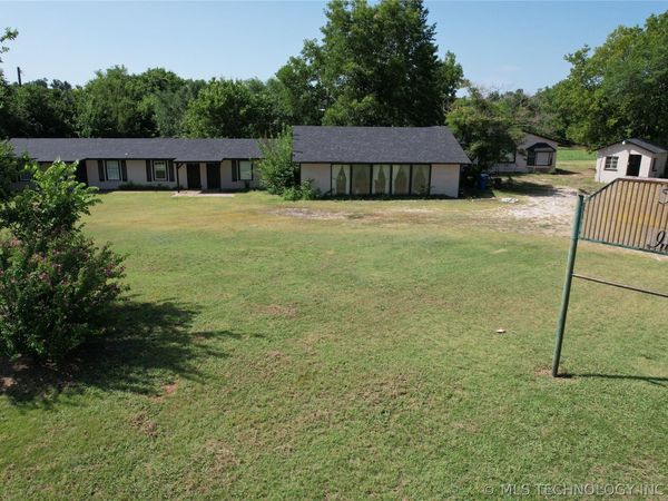 1215 Harrison Street, Pawnee, OK 74058