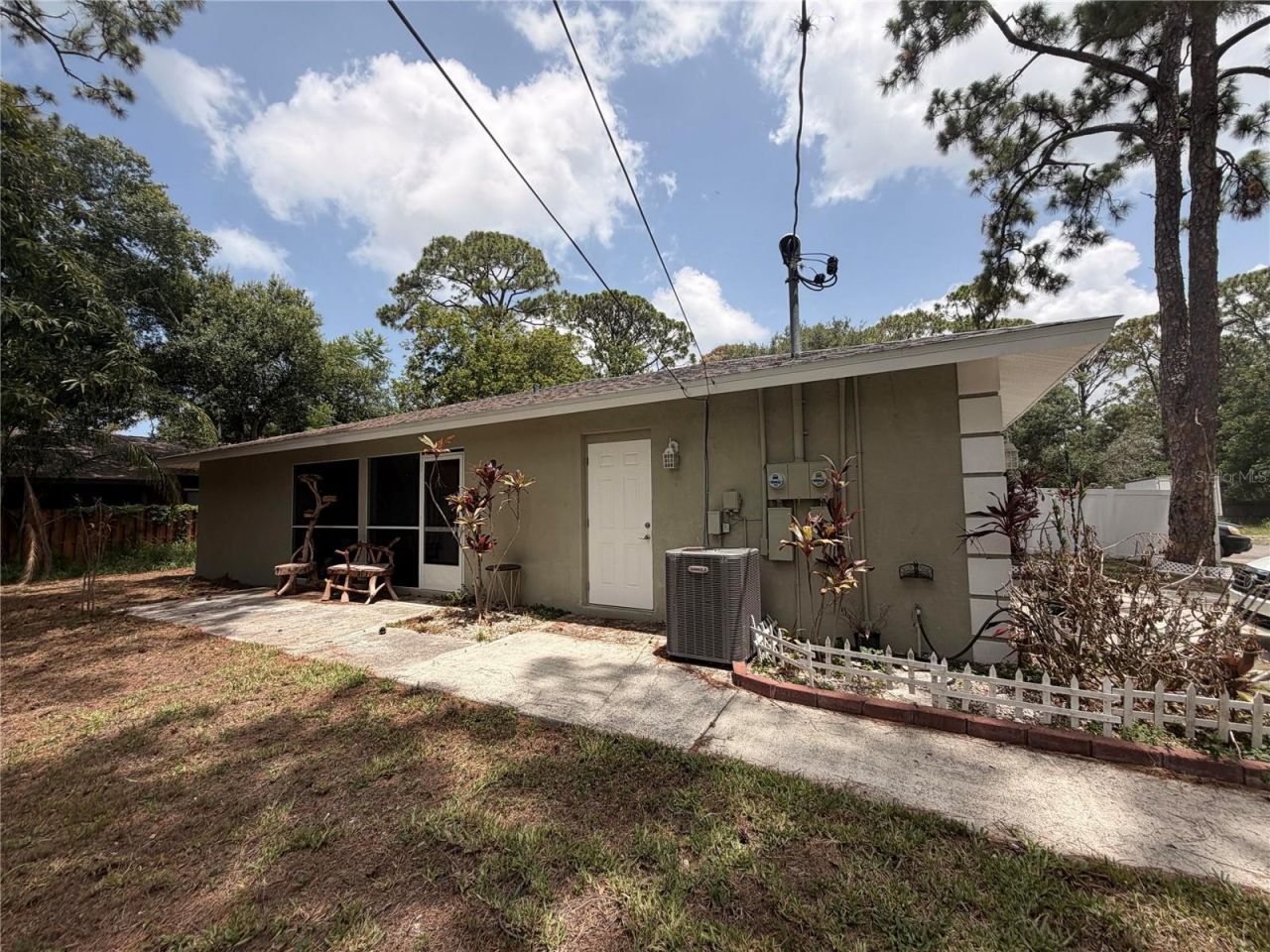 1213 Benedict Court , Sarasota, FL 34237 Photo