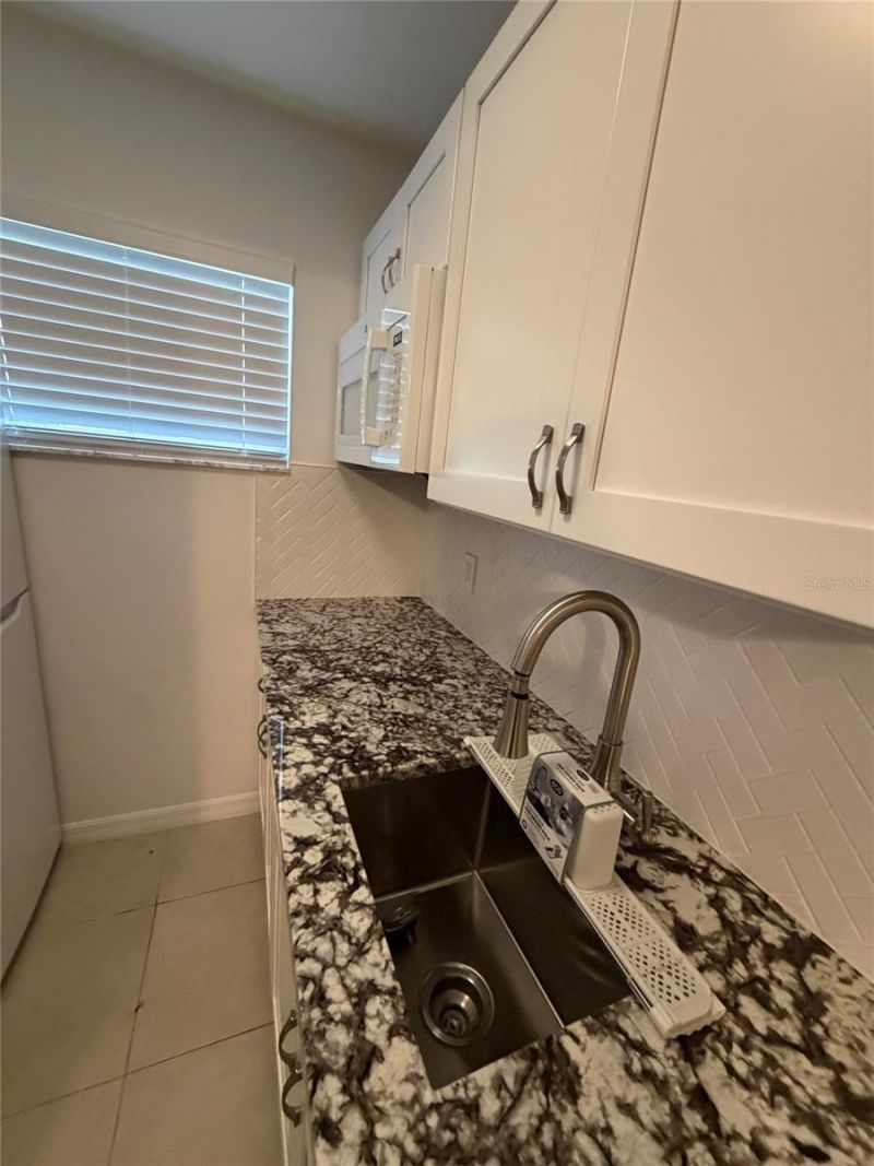 1213 Benedict Court , Sarasota, FL 34237 Photo
