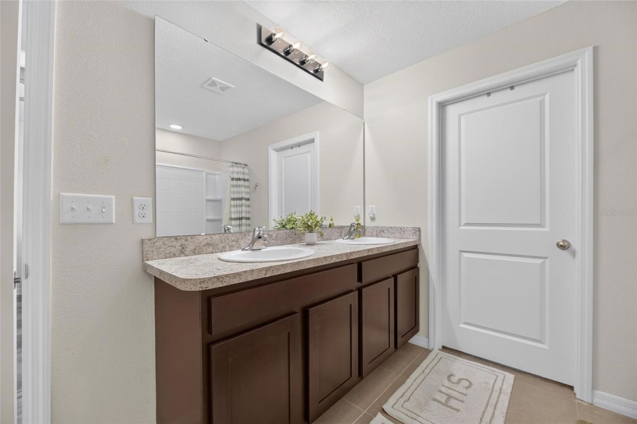 8115 Harwich Port Lane, Gibsonton, FL 33534 Photo