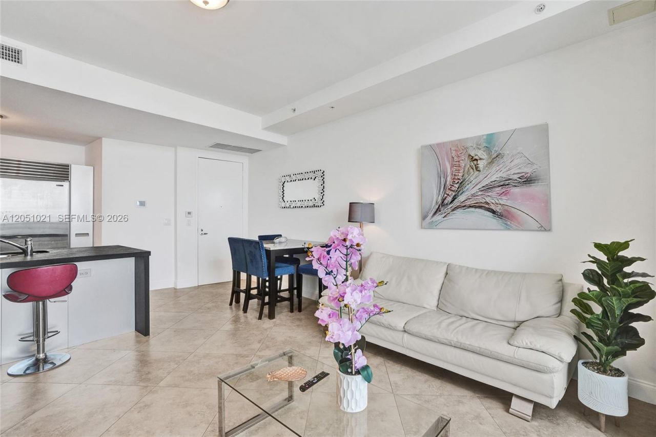 18201 Collins Ave , Unit 4705, Sunny Isles Beach, FL 33160 Photo