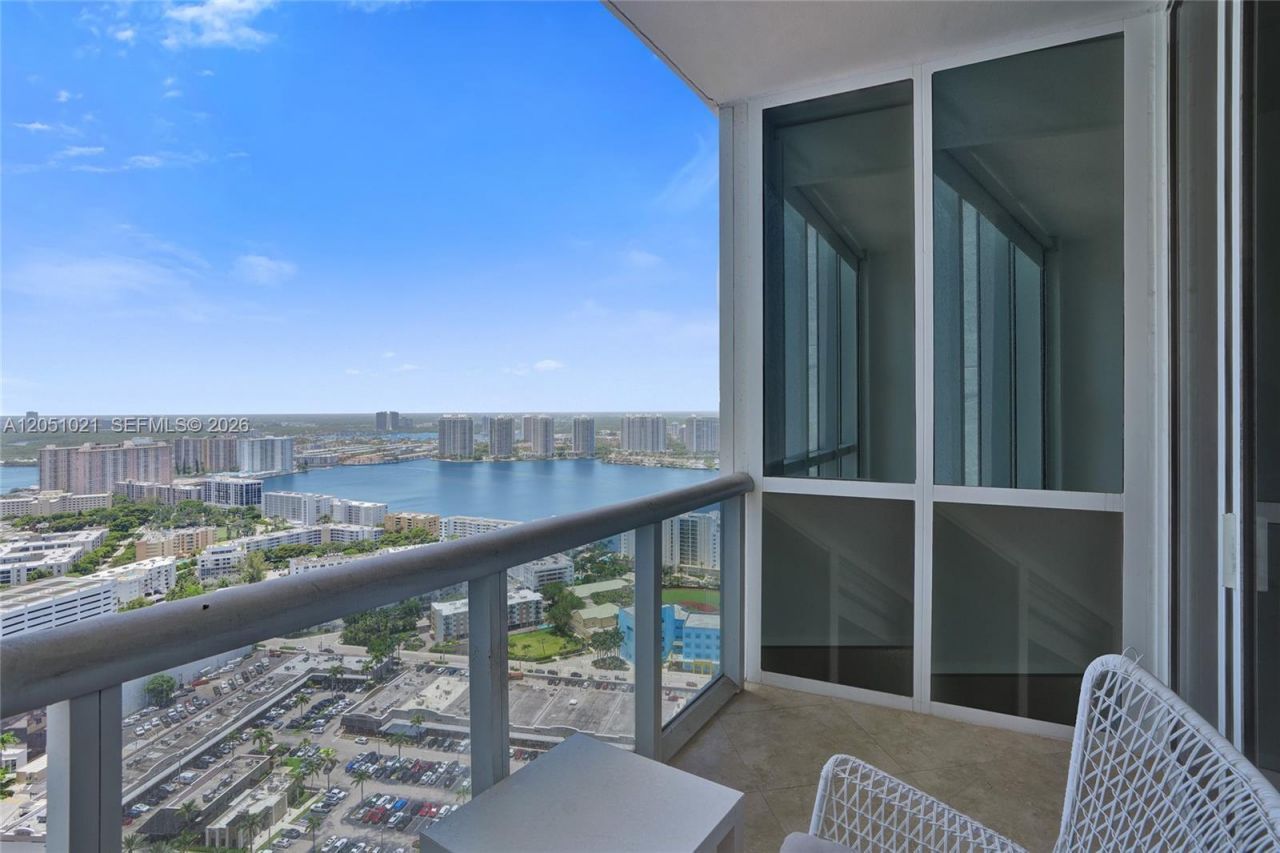 18201 Collins Ave , Unit 4705, Sunny Isles Beach, FL 33160 Photo