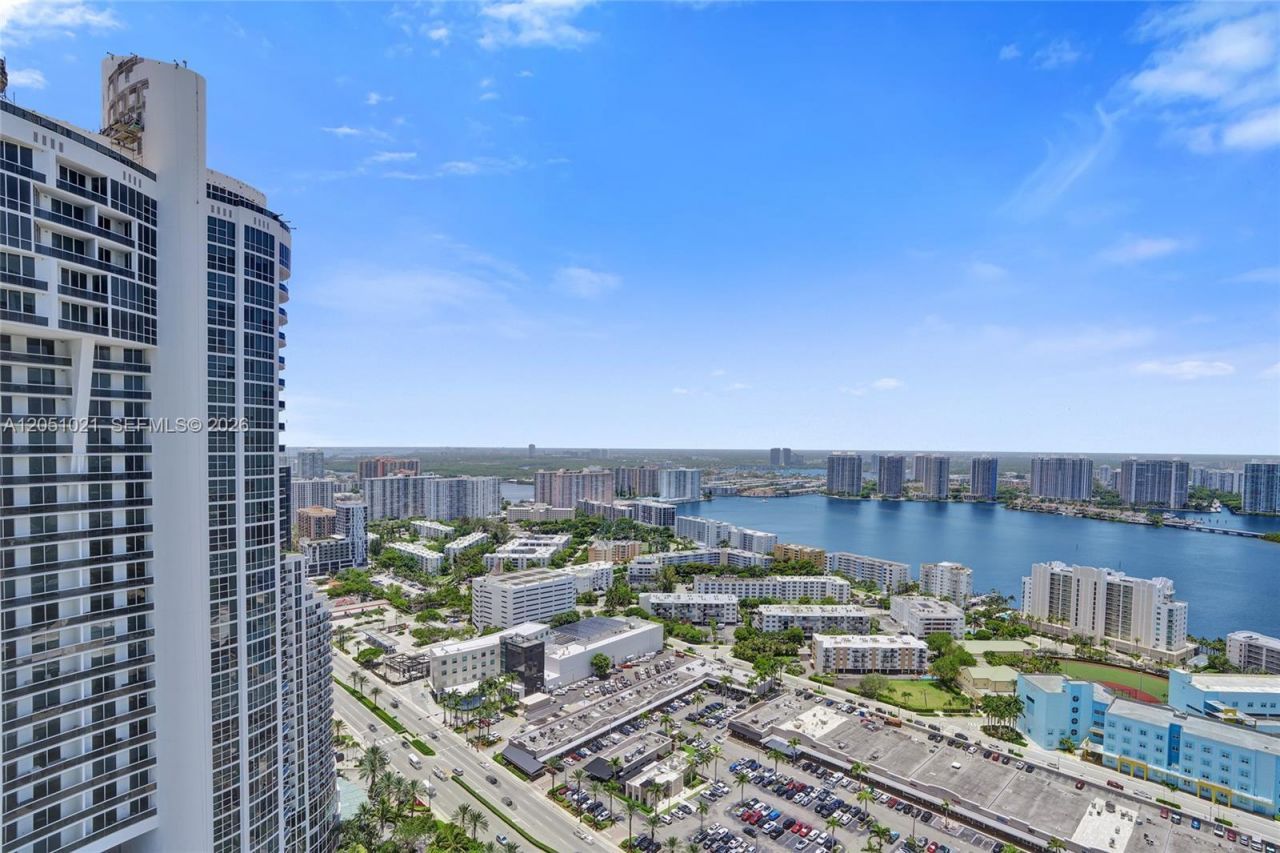 18201 Collins Ave , Unit 4705, Sunny Isles Beach, FL 33160 Photo