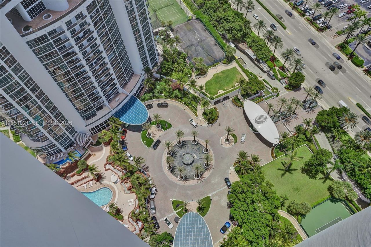 18201 Collins Ave , Unit 4705, Sunny Isles Beach, FL 33160 Photo
