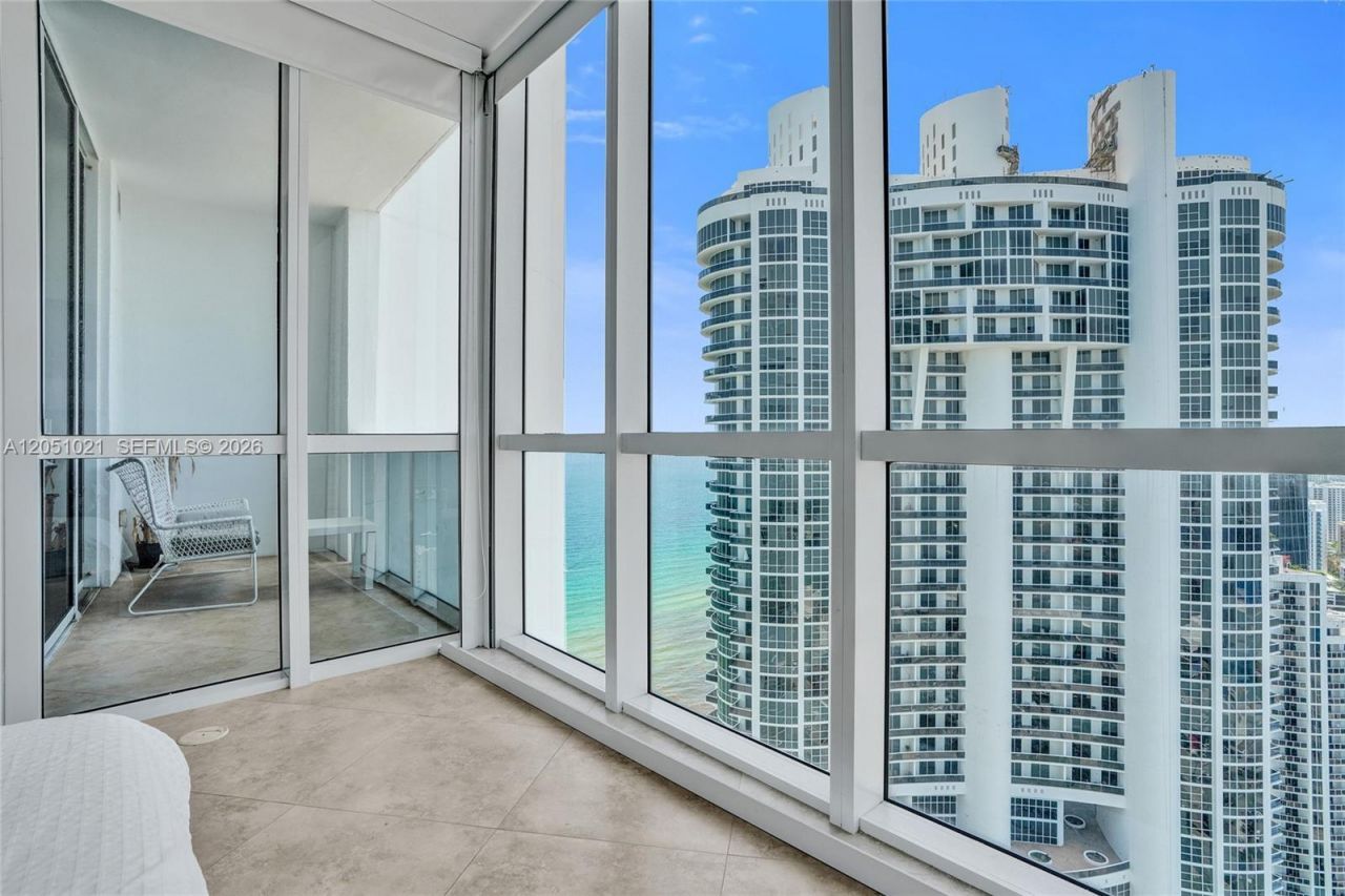 18201 Collins Ave , Unit 4705, Sunny Isles Beach, FL 33160 Photo