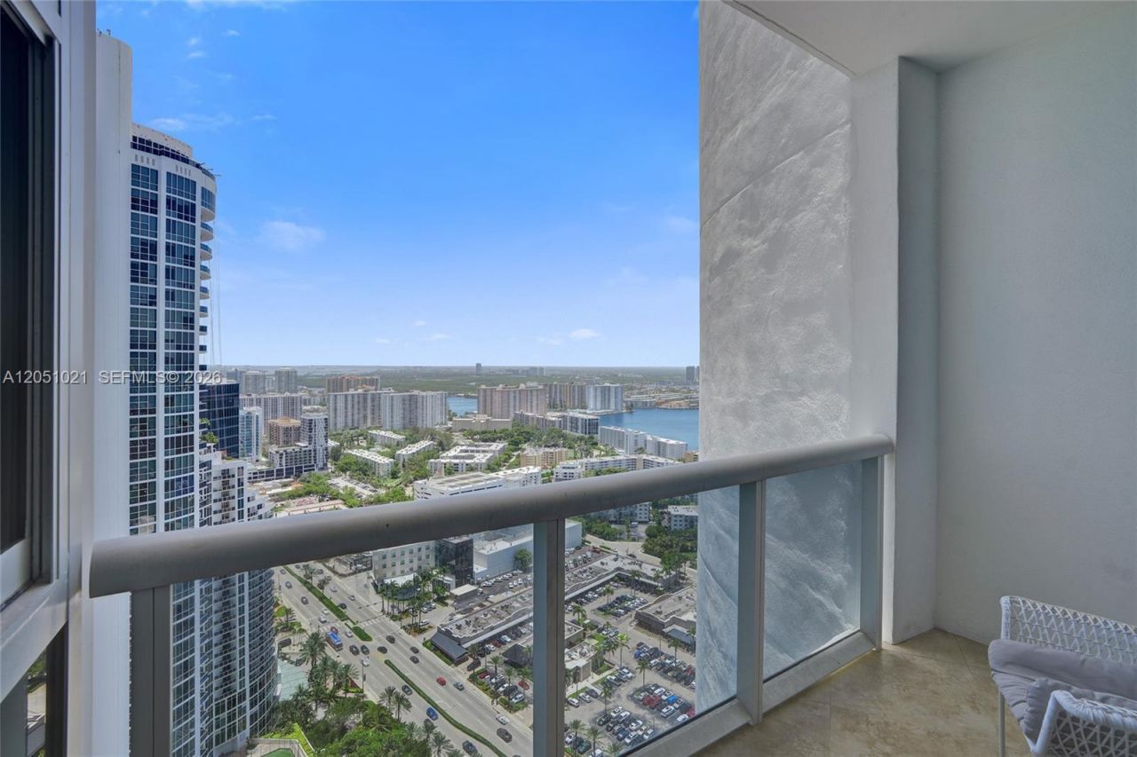 18201 Collins Ave , Unit 4705, Sunny Isles Beach, FL 33160 Photo