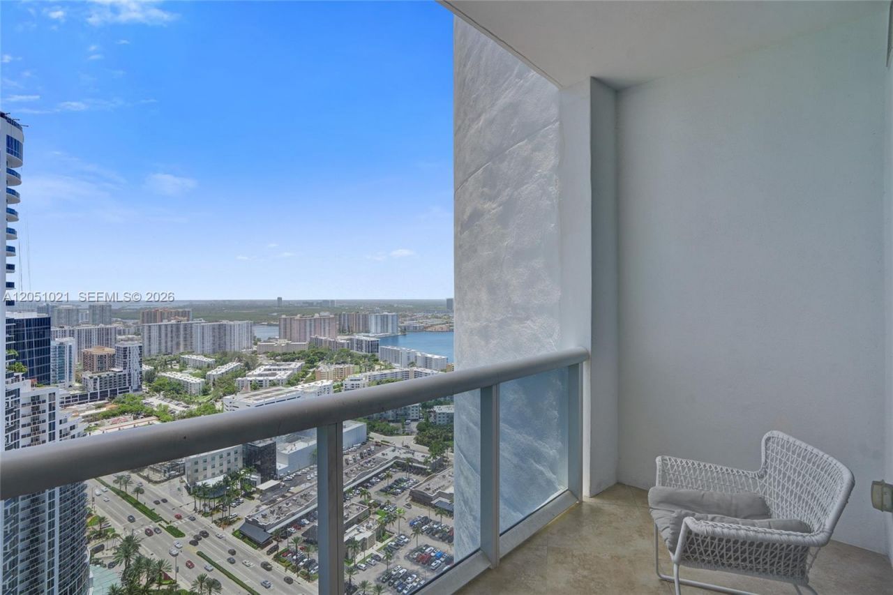18201 Collins Ave , Unit 4705, Sunny Isles Beach, FL 33160 Photo