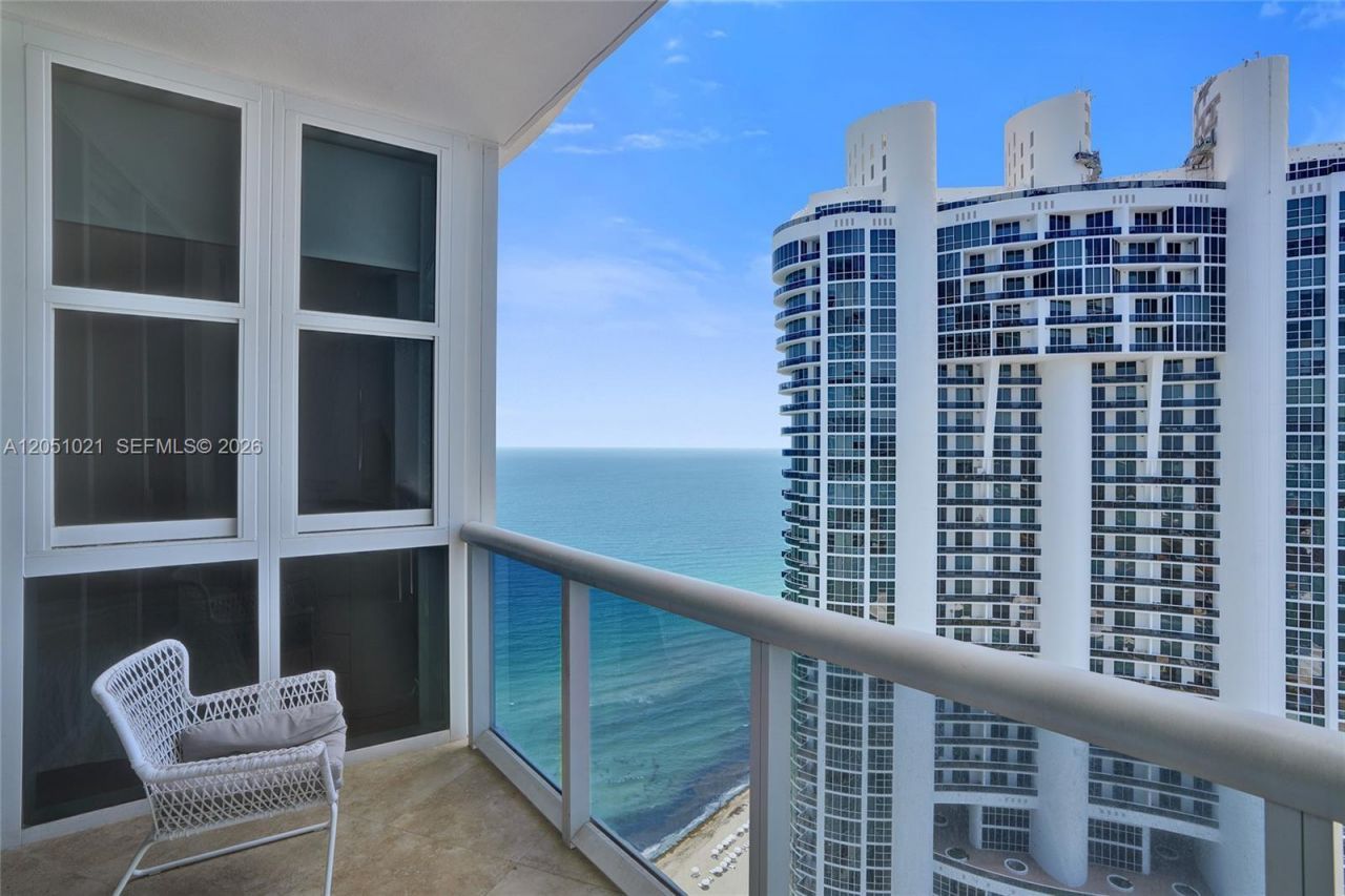 18201 Collins Ave , Unit 4705, Sunny Isles Beach, FL 33160 Photo