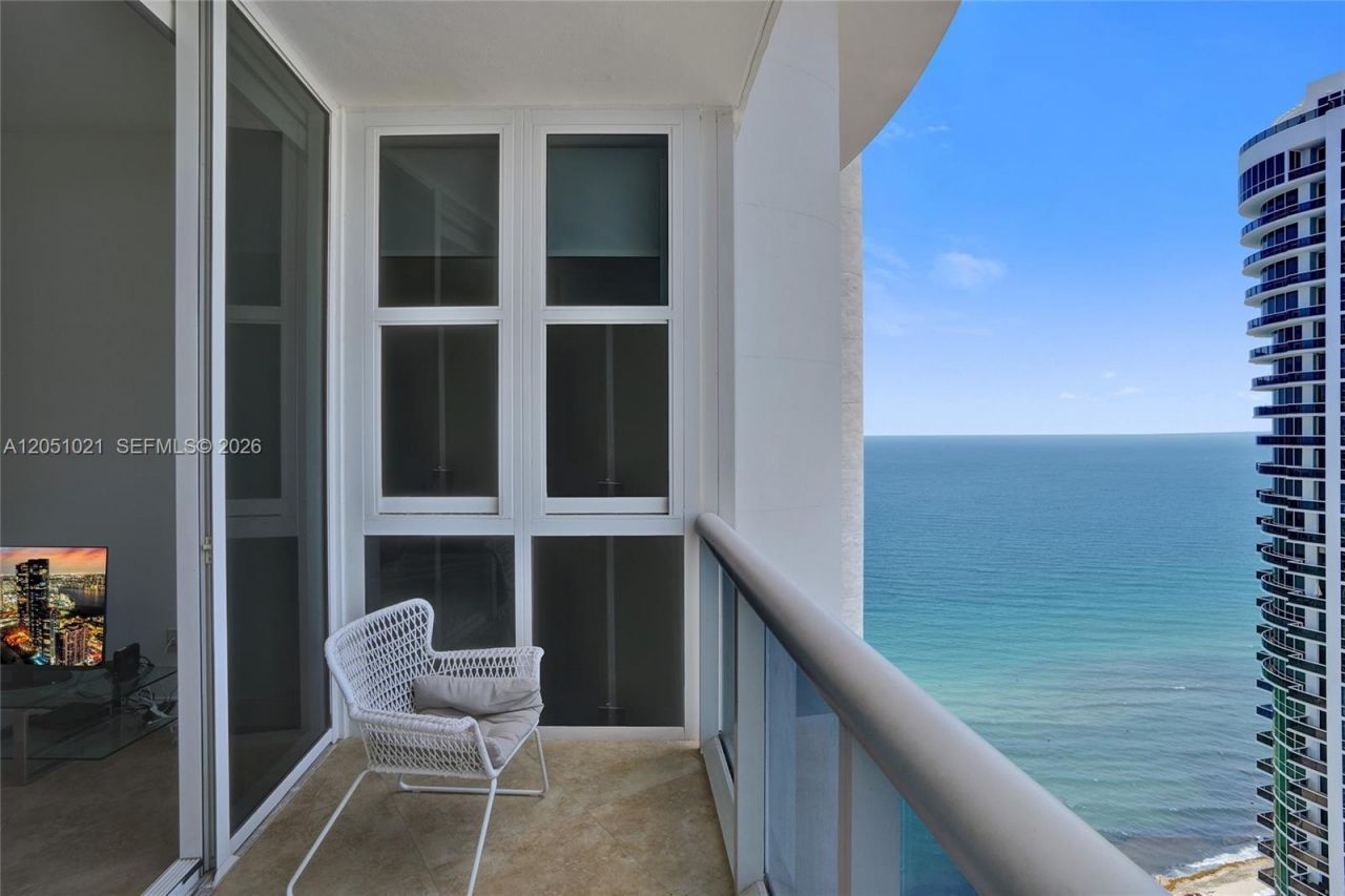 18201 Collins Ave , Unit 4705, Sunny Isles Beach, FL 33160 Photo