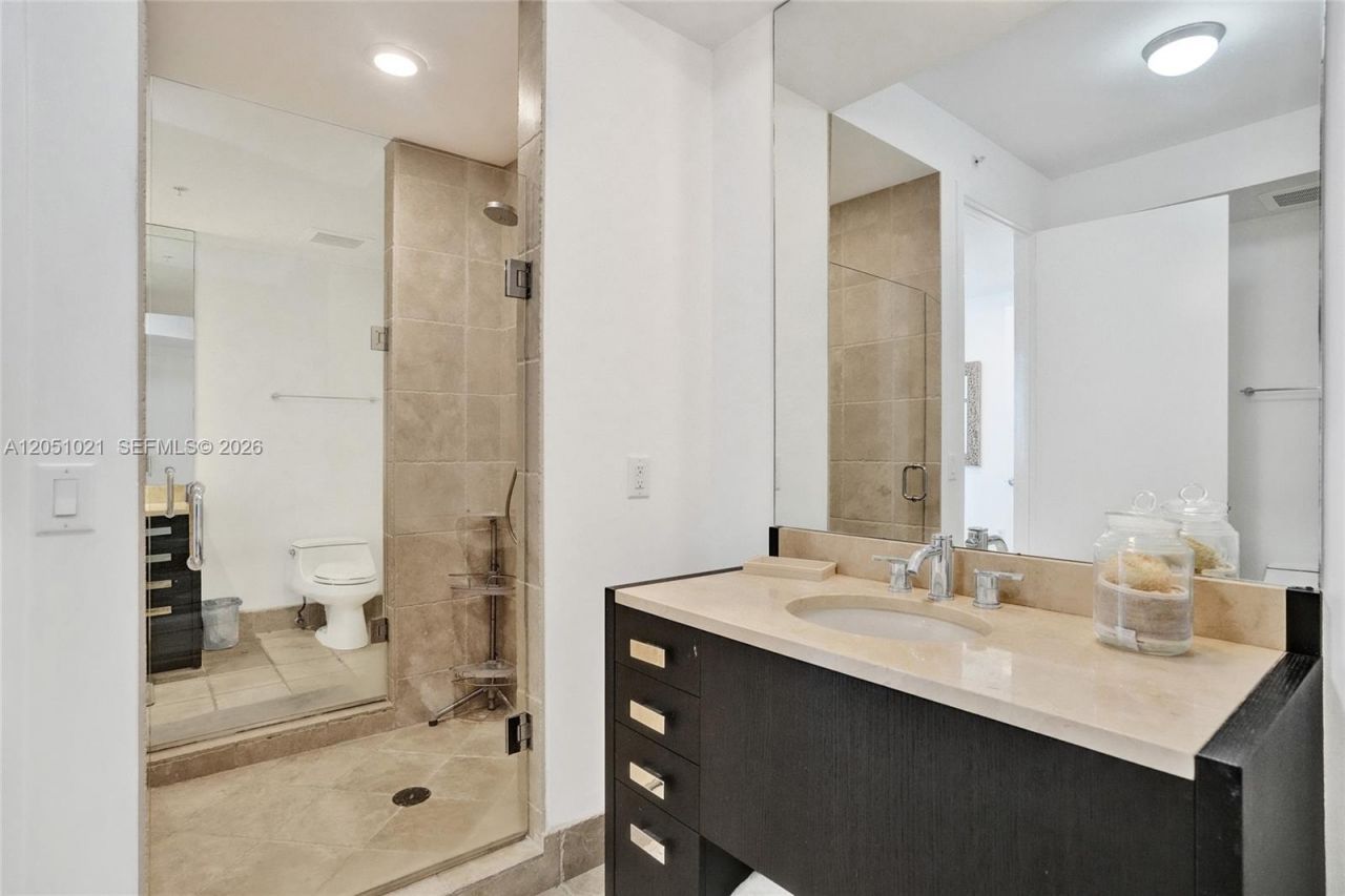 18201 Collins Ave , Unit 4705, Sunny Isles Beach, FL 33160 Photo