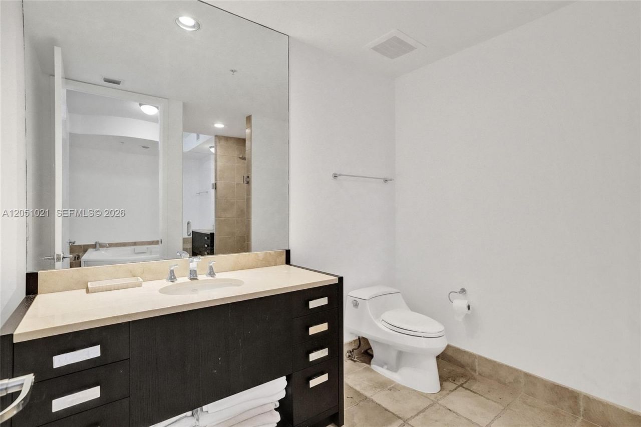 18201 Collins Ave , Unit 4705, Sunny Isles Beach, FL 33160 Photo