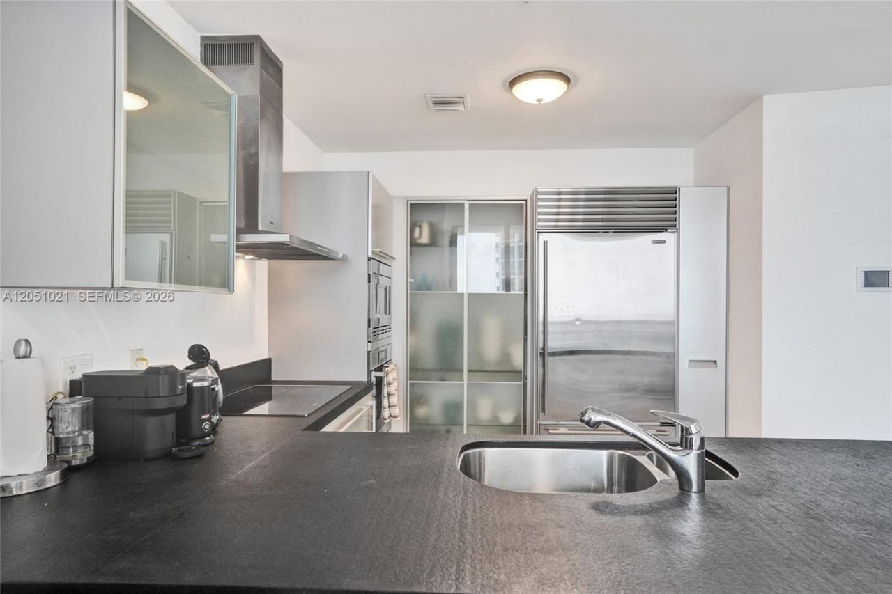 18201 Collins Ave , Unit 4705, Sunny Isles Beach, FL 33160 Photo