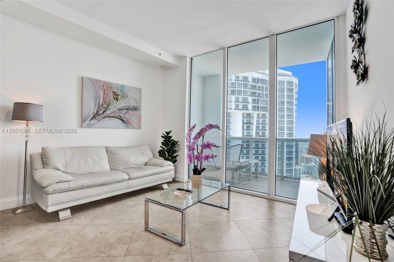 18201 Collins Ave , Unit 4705, Sunny Isles Beach, FL 33160 Photo