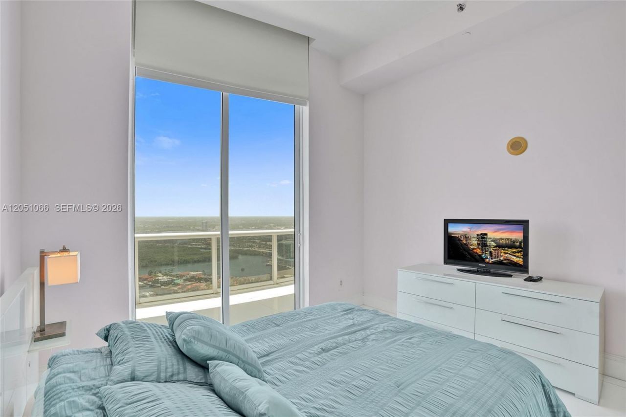 16001 Collins Ave , Unit 4305, Sunny Isles Beach, FL 33160 Photo