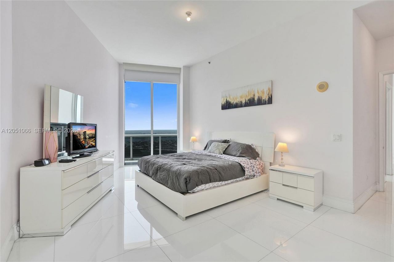 16001 Collins Ave , Unit 4305, Sunny Isles Beach, FL 33160 Photo