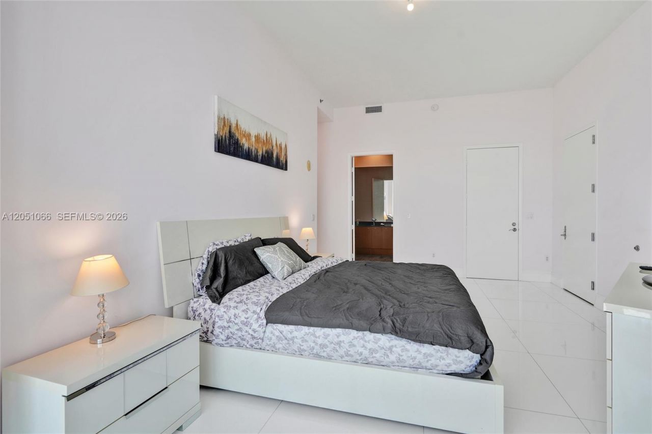 16001 Collins Ave , Unit 4305, Sunny Isles Beach, FL 33160 Photo