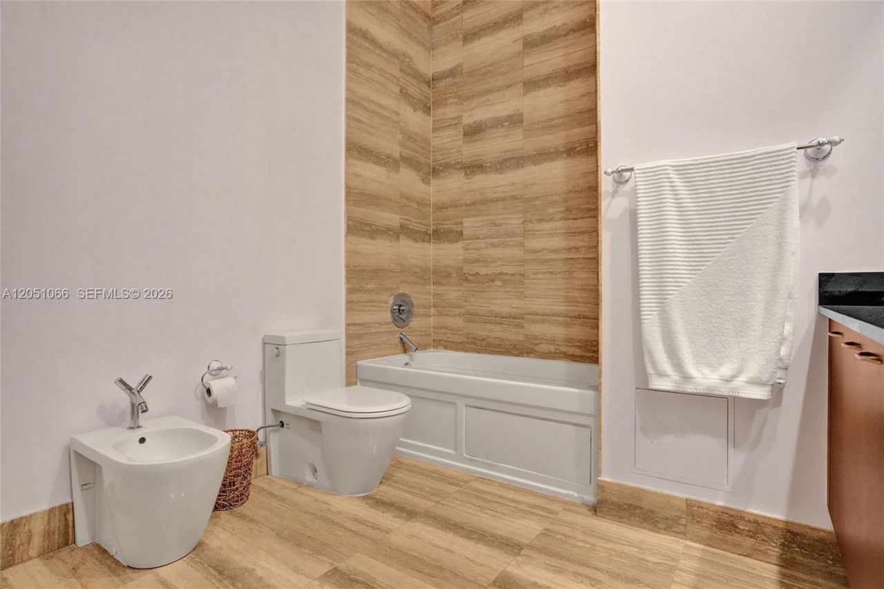 16001 Collins Ave , Unit 4305, Sunny Isles Beach, FL 33160 Photo