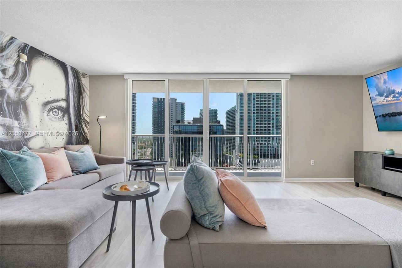 1200 Brickell Bay Dr , Unit 2423, Miami, FL 33131 Photo